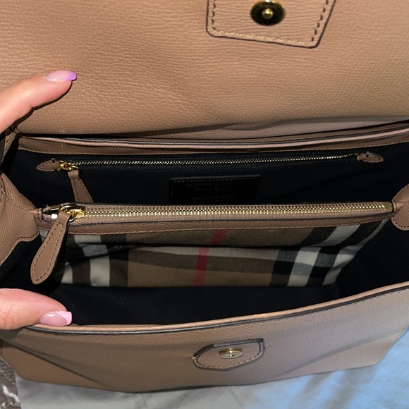 BURBERRY Camberely Medium Bag - Picture 11 of 13